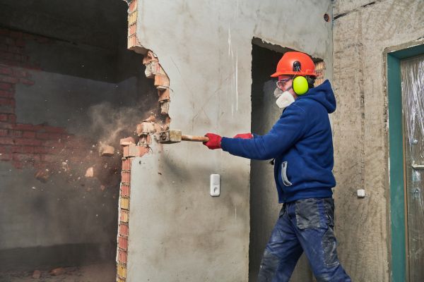 Concrete Wall Demolition in Aurora